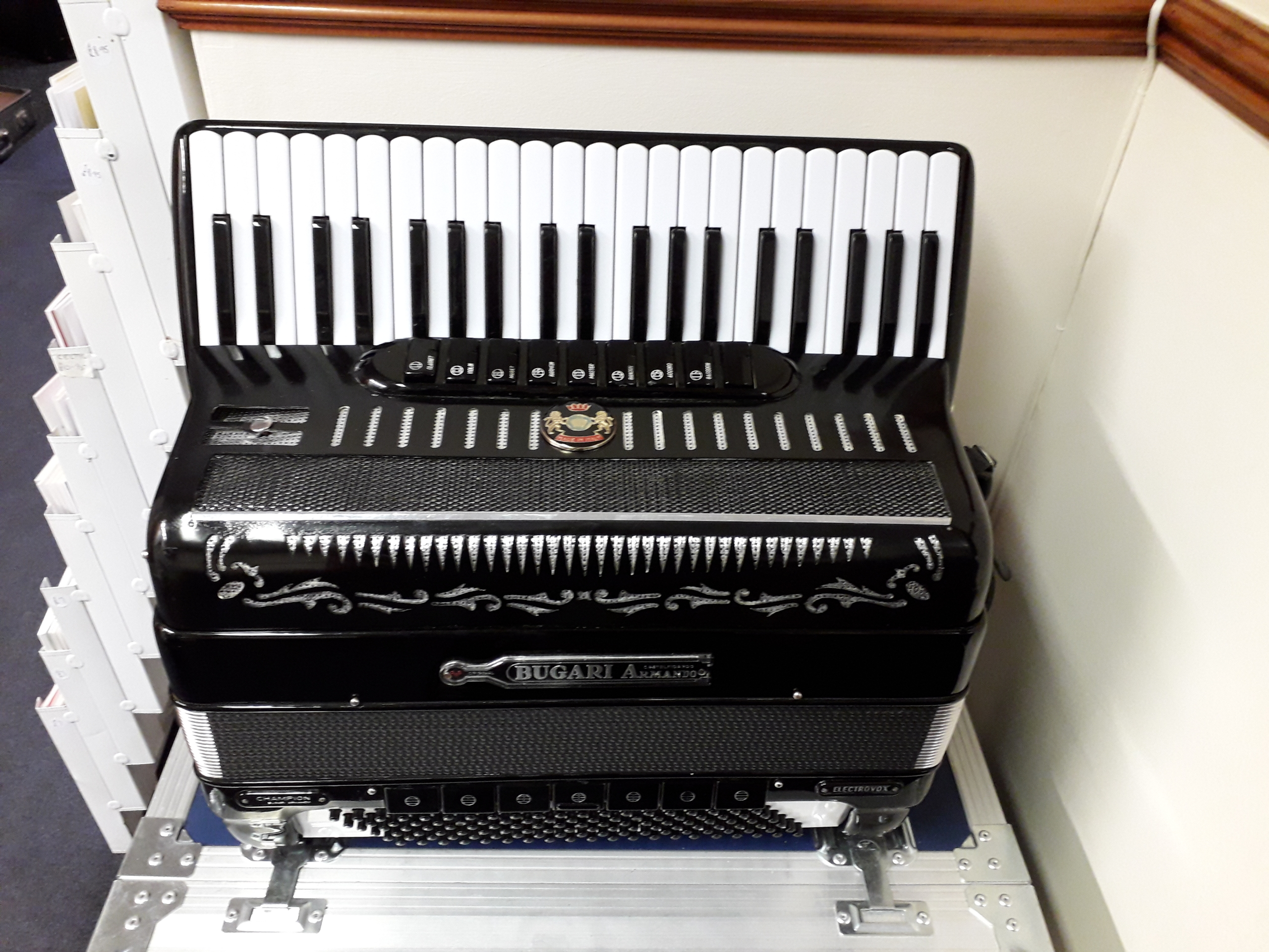 Bugari Armando Electrovox